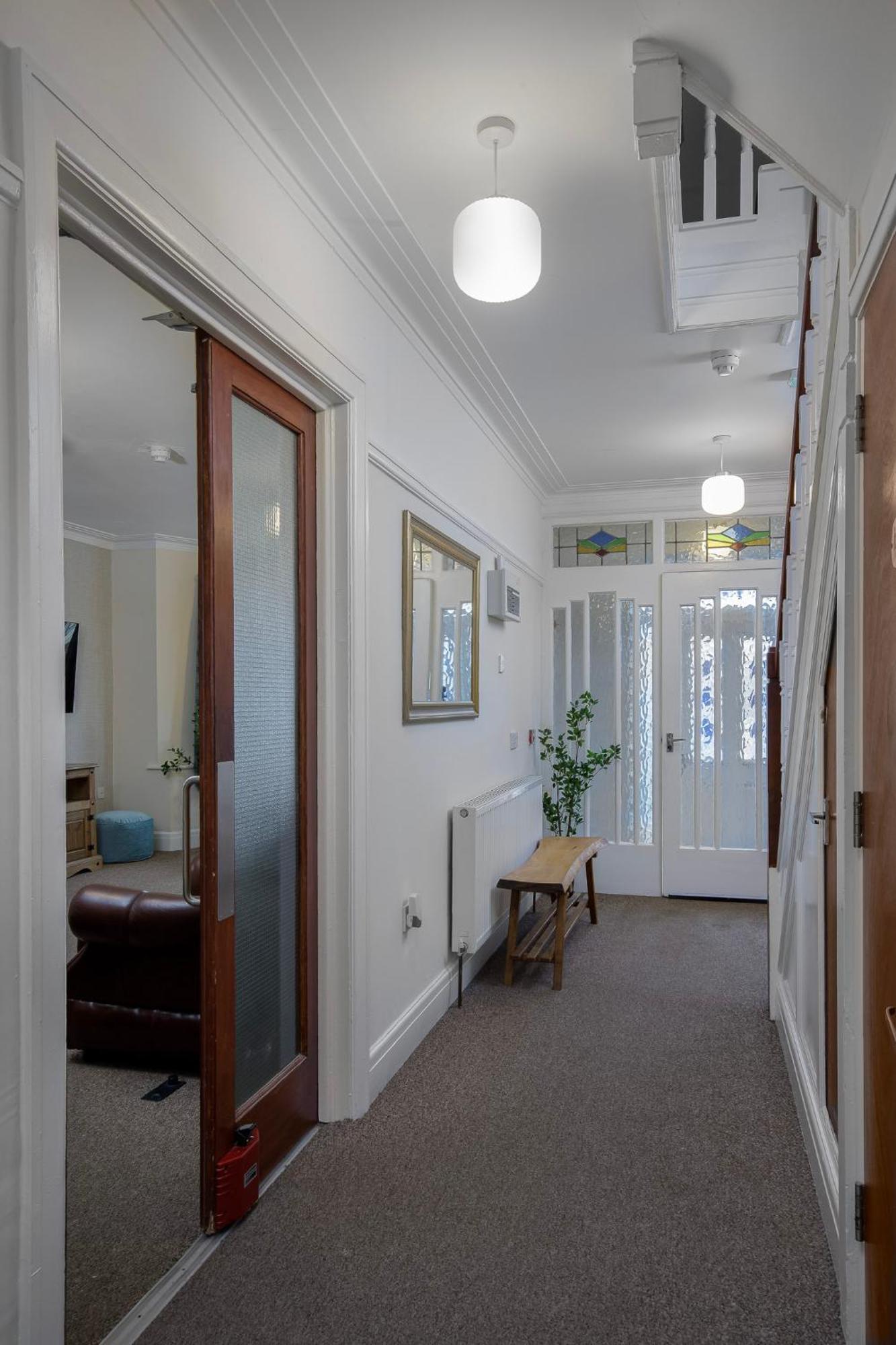 Arnside - Spacious 10-Bedroom Seaside Cottage Блекпул Екстериор снимка